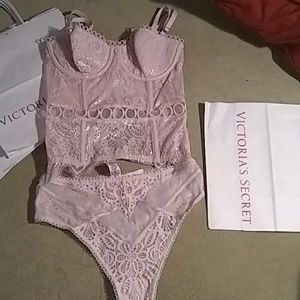 Nwt Victoria secret corset baby pink 32b xs on bot
